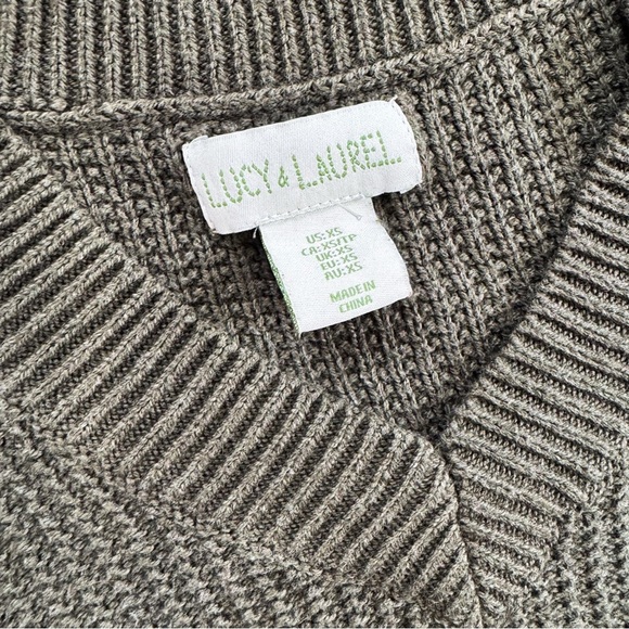 Anthropologie Lucy & Laurel green cold shoulder tunic sweater ❤️ - Picture 3 of 6